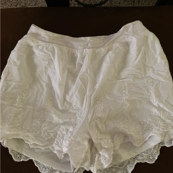 LC Lauren Conrad Pants - White mini shorts